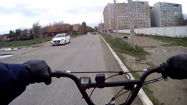 Веломотор 2T Samger A-50 (F-50) - Езда по городу после дождя смотреть онлайн
