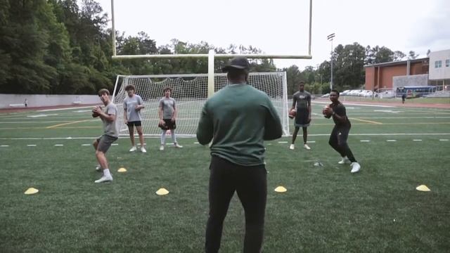 Base and React Drill // Quincy Avery // Quarterback Takeover смотреть онлайн