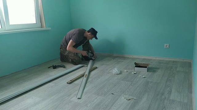 КАК СДЕЛАТЬ ХОРОШИЙ РЕМОН В СТАРОМ ДОМЕ СВОИМИ РУКАМИ смотреть онлайн