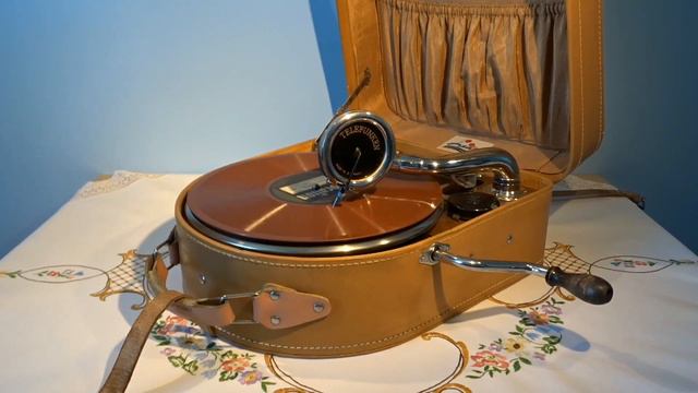 Carsten Woll – Herre konge, blio her! / Med en Primula Veris / To brune øine 1922 смотреть онлайн