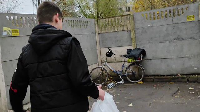 Купили все дошираки в магазине и раздали прохожим . #100ДШИРАКОВ смотреть онлайн