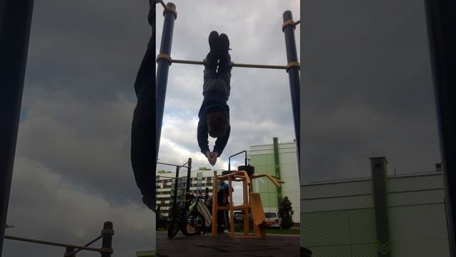 как сделать сальто с турика #bigz #youtube #shortvideo #short #сальто #турник #обучение смотреть онлайн