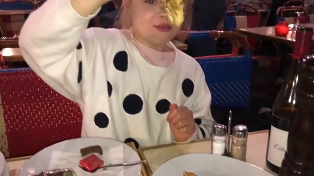 Эвелина рискнула. Лягушачьи лапки / Устрицы / Фуа-гра / Лобстер / Луковый суп. Эвелина Гураль 2018 смотреть онлайн