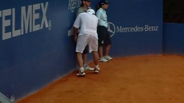 Daniel Koellerer mad at the line judge смотреть онлайн