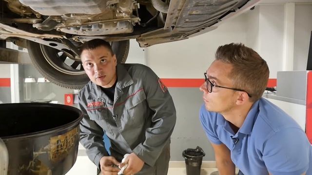 Замена моторного масла и фильтра Mitsubishi Оutlander смотреть онлайн