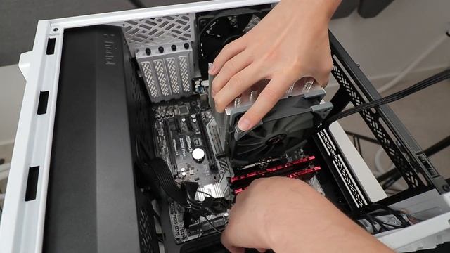Fractal Design Meshify 2 Mini Review: Overview and Build (Part 1/2) смотреть онлайн