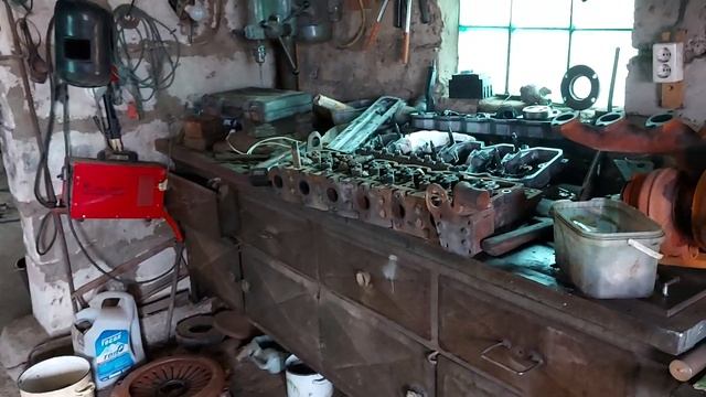 Сняли двигатель камминз 6isbe300 на камазе притирка ГБЦ, готовимся к сборке мотора, цена на запчаст смотреть онлайн