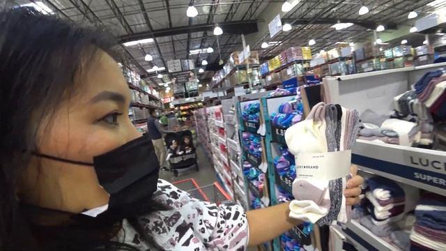 "Ну, елки-палки, где купить елку?"-и, почему в Америке, нужно делать все за 2 месяца до праздников? смотреть онлайн