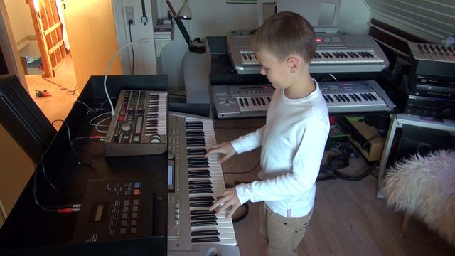 Gustav Munk - Tainted Love by Soft Cell смотреть онлайн