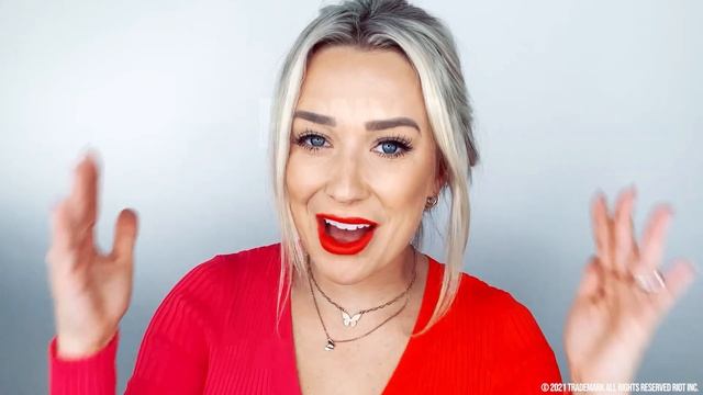 PONY-O Ponytail Holders: Two Easy Hairstyles In One. The Classic French Roll And Butterfly Flip.