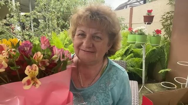 Вот сюрприз ! День Мамы ! смотреть онлайн