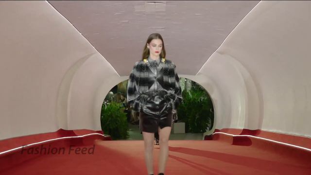 Louis Vuitton Cruise 2020 смотреть онлайн