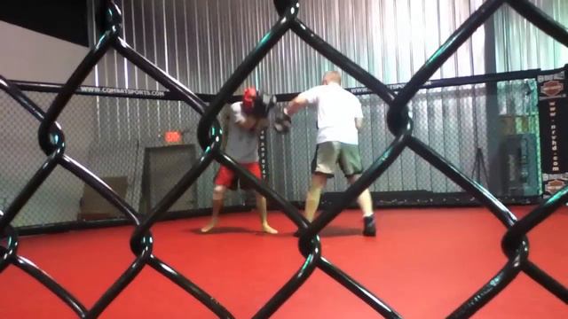 Little Sparring Coach Gibson & Trey Hull смотреть онлайн