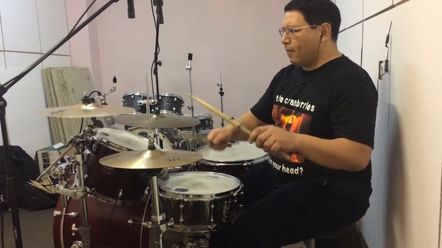 Zombie - Cranberries Drum Cover смотреть онлайн