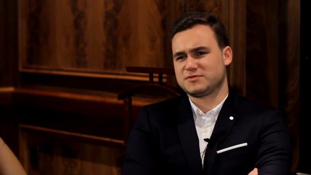 СОБОЛЕВ О СВОЕЙ ДЕВУШКЕ / ТАЙНАЯ КОМНАТА смотреть онлайн