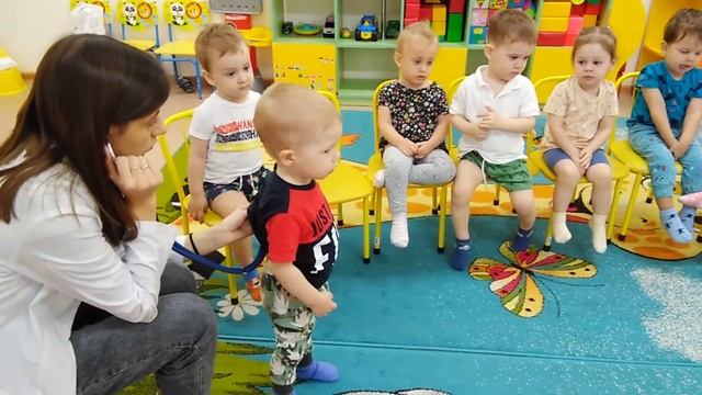 Сиреневая (младшая группа). Врач смотреть онлайн