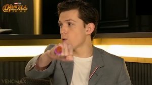 Том Холланд выпендривается