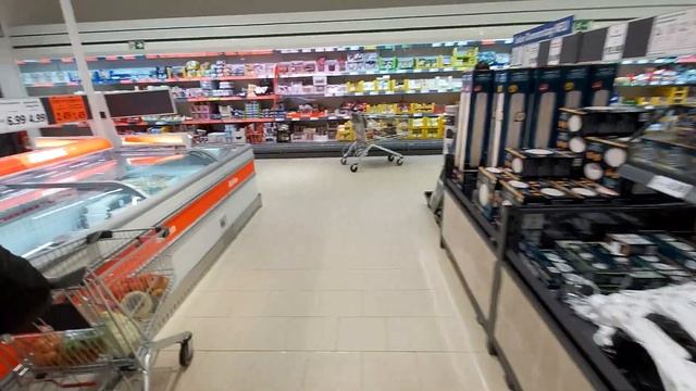 Они работают для нас. Торговая сеть Lidl.Sie Arbeiten Für Uns. Handelsnetz Lidl.