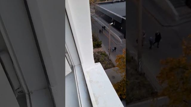 12й день моего участия в ремонте. покраска наружных оконных откосов, установка вентилятора в ванной