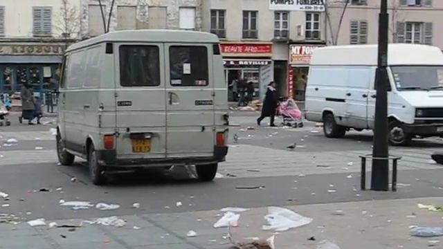 Market place in Paris. Evening смотреть онлайн