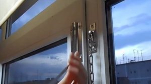 Ограничитель открывания на окна\Как обезопасить окно\ Фиксатор для окон