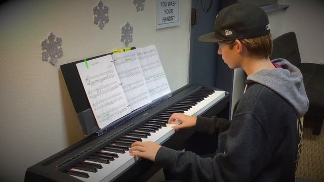 Luke S. Jingle Bells смотреть онлайн