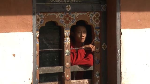 Кухня в Королевстве Бутан: самобранка с лингамом смотреть онлайн