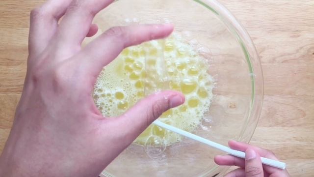 UNPOPPABLE BUBBLE SOLUTION (hold bubbles without bursting) смотреть онлайн