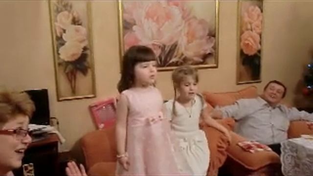 Анюта рассказывает стишок. Кто такой "Титишка"??? смотреть онлайн