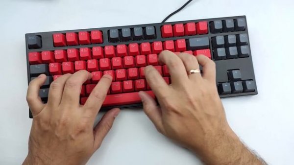 Обзор Red Square KeyRox Classic. Красивый борд на желтых гатеронах, который стоит вашего внимания