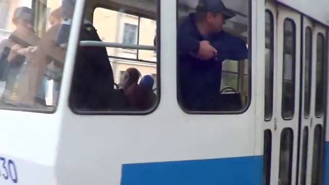 Трамвай "Tatra-KT4" №030 (2) смотреть онлайн