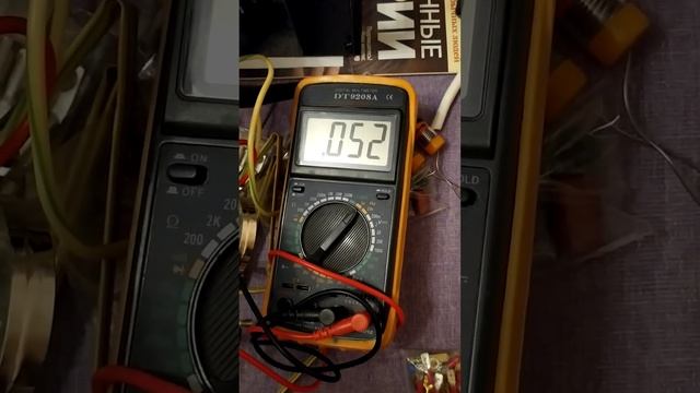 Частота в сети 220в. Прибор меряет мгновенные отклонения 2000 раз в секунду скачки более 9 вольт. смотреть онлайн