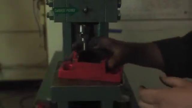 Maker Works 45 ton Ironworker смотреть онлайн