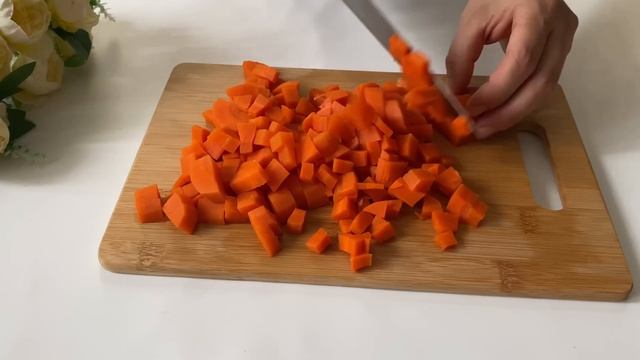 Bu salatı süfrəyə qoymaga çatırmadım, həmən biti, 2 dəqiqəyə hazırlanan,bol tərəvəzli dadlı salat смотреть онлайн