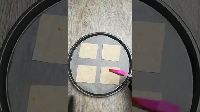 Мини пицца из тостового хлеба в духовке / Завтрак на скорую руку / SUB смотреть онлайн