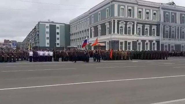 Парад в Благовещенске. Вынос знамени. смотреть онлайн