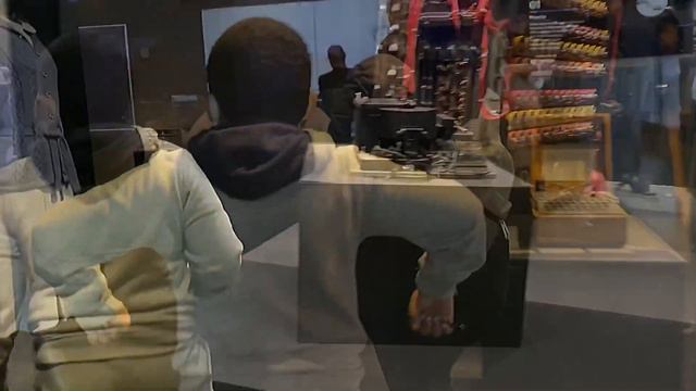 Vlog - I Went to a SPY Museum!!! *AND DID A LASER MAZE* смотреть онлайн