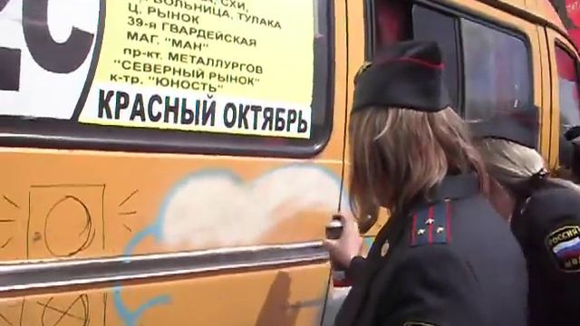 МЕНТЫ РИСУЮТ ГРАФФИТИ смотреть онлайн