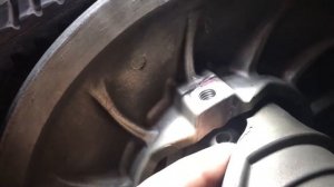 Замена роликов на ведомом вариаторе Arctic Cat XF800 Sno PRO