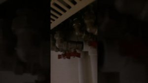 Газовый котёл - горит красная лампочка.