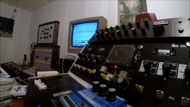 untitled June 2015 beat Akai s950 + DX21 + Juno 6 + Tlm-k смотреть онлайн