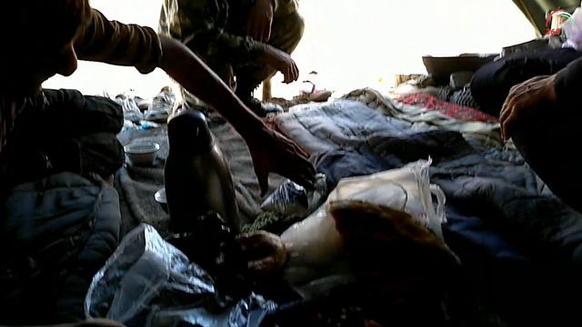 На Киргизской границе нас покормили пастухи | Shepherds fed us on the Kyrgyz border смотреть онлайн