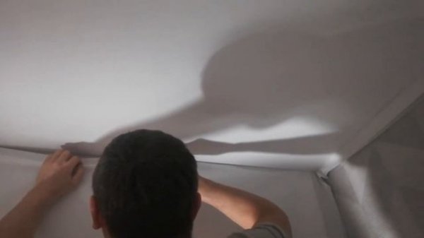 Монтаж тканевого натяжного потолка Clipso ванной