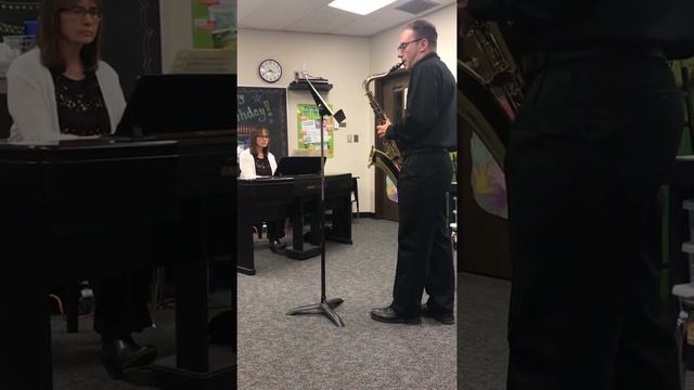 Romance and Troika on the Tenor Saxophone смотреть онлайн