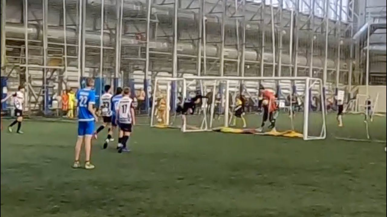 ОТЧАЯННЫЙ ПРЫЖОК ВРАТАРЯ смотреть онлайн