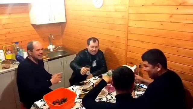 Выпиваем соки на Даче.Шашлыки,грибы все дела.We drink at the Dacha. Kebabs, mushrooms are all thing смотреть онлайн