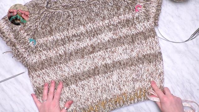 DIY Укороченный джемпер из толстой пряжи смотреть онлайн