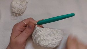 МК как обвязать (связать) новогодний шар крючком