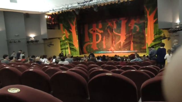 Моск. Драм.Театр п/рук. А.Джигарханяна. Обзор зала. смотреть онлайн