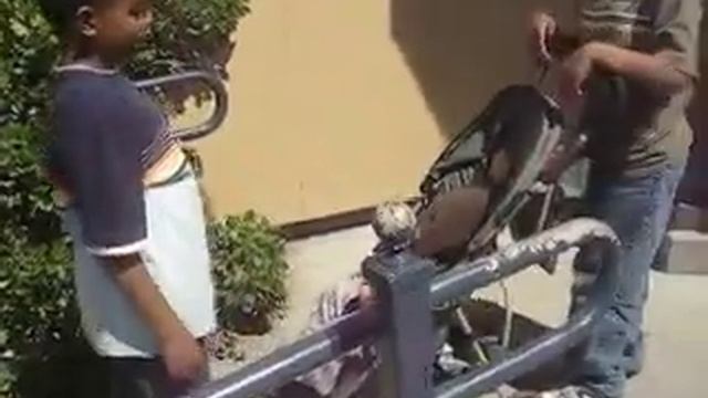 stroller смотреть онлайн